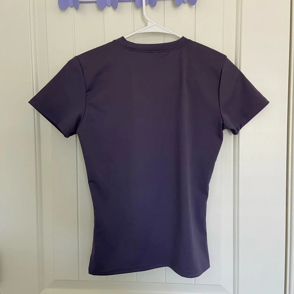 Women’s purple active shirt — medium‎ - Picture 4 of 4